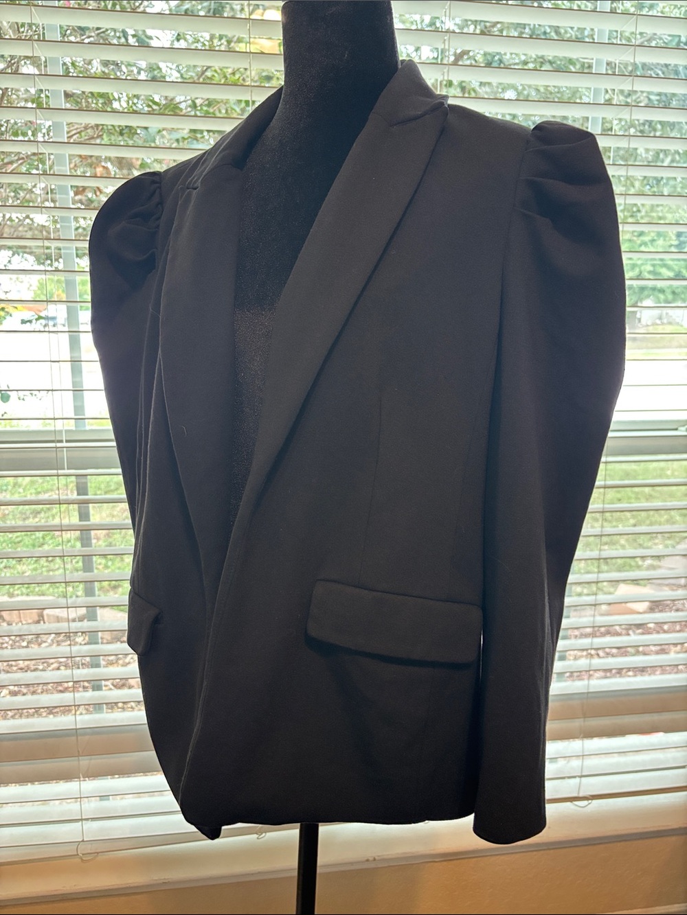CeCe Black Puff-Sleeve Blazer